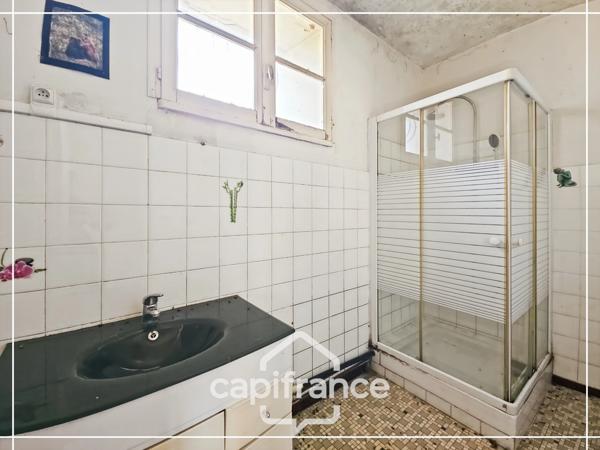 Maison en pierre, plain-pied, 2 chambres, au calme avec jardin à MONJOI (82400)