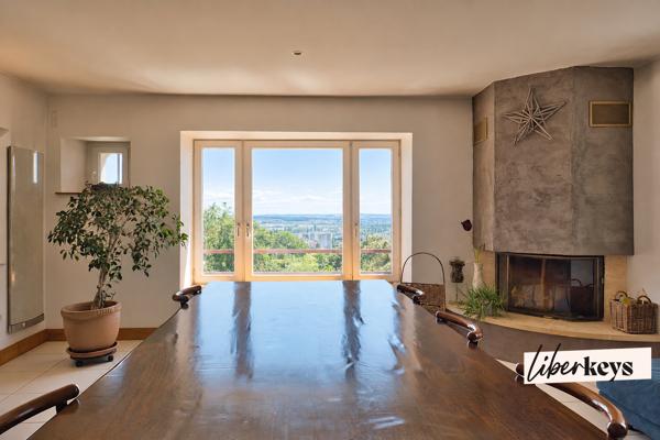 Demeure de caractère avec piscine naturelle et vue dominante sur Nancy