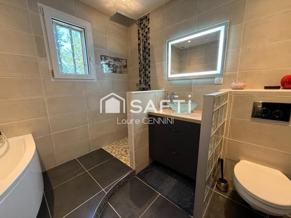 VALRÉAS, 84600 Enclave des Papes