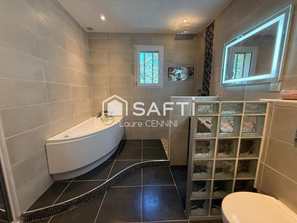 VALRÉAS, 84600 Enclave des Papes