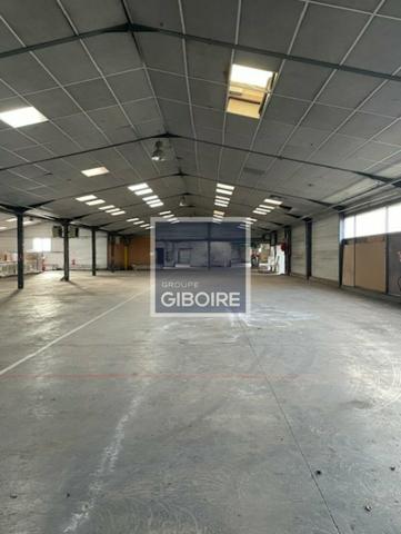 Local d'activites 3516 m² à vendre CANDE (réf : 49.017389)