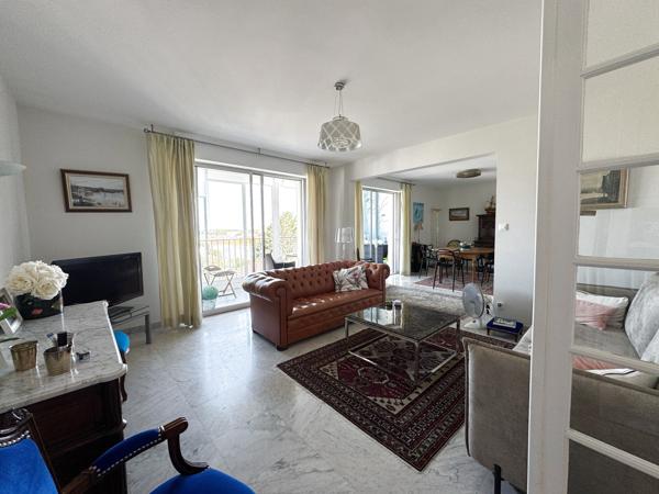 Appartement
                                                                                                                                                                                                                                                                                                                        4 pièce(s)                                                                                                                                                                                                          2 chambre(s)                                                                                                                                                                                                          98.51  m²
