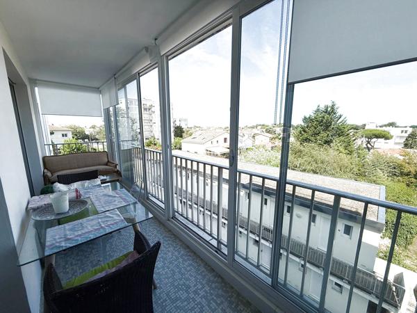 Appartement
                                                                                                                                                                                                                                                                                                                        4 pièce(s)                                                                                                                                                                                                          2 chambre(s)                                                                                                                                                                                                          98.51  m²