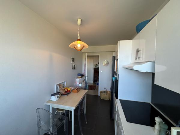 Appartement
                                                                                                                                                                                                                                                                                                                        4 pièce(s)                                                                                                                                                                                                          2 chambre(s)                                                                                                                                                                                                          98.51  m²