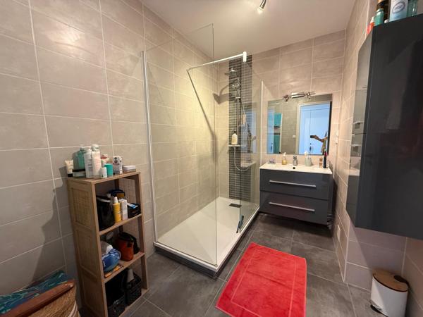 Appartement
                                                                                                                                                                                                                                                                                                                        4 pièce(s)                                                                                                                                                                                                          2 chambre(s)                                                                                                                                                                                                          98.51  m²