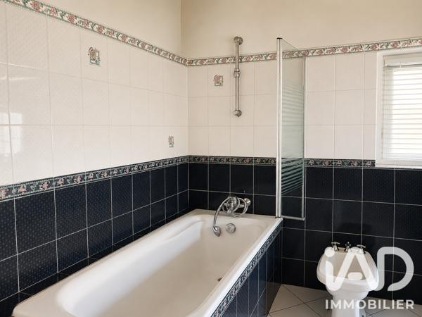 Maison (prestige) à vendre 12 pièces 318 m² La Flotte