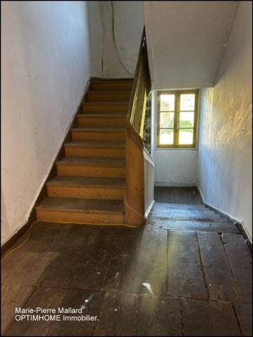 Belle maison en pierres de pays avec nombreuses dépendance à MONTBOUCHER (23)