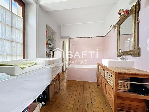 Grande demeure de caractère avec piscine