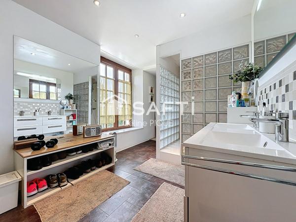 Grande demeure de caractère avec piscine