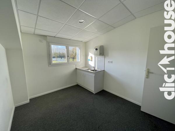 Location ensemble de bureaux à LOUVIGNY - 110 m2
