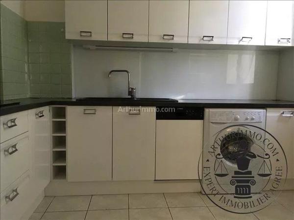 Location                                                      Appartement
                        
                     3 pièces                      63 m2                     à Ajaccio