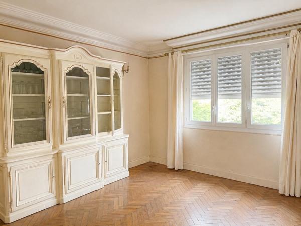 Maison familiale 6 chambres avec sous-sol