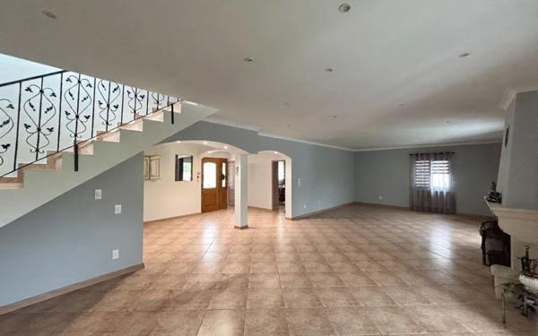 Maison à vendre    7 pièces •  Marguerittes