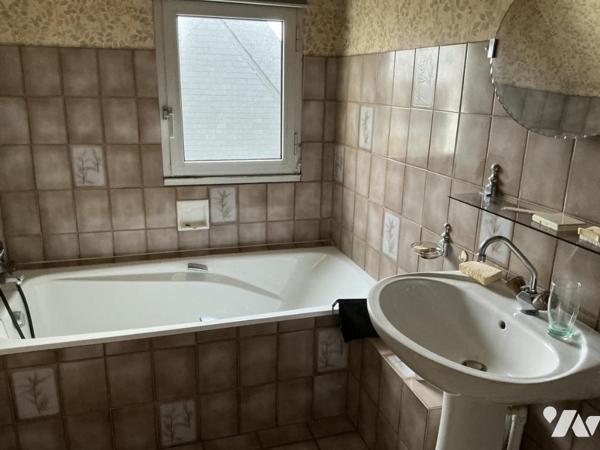 AV VENDRE-VANNES secteur GARE NORD-MAISON TRADITIONNELLE non mitoyenne 6p