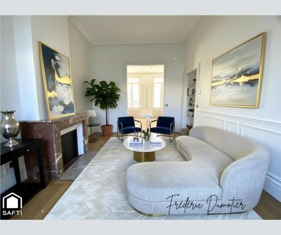 Superbe maison bourgeoise en centre ville avec 3 chambres, 1 dressing et espace extérieur