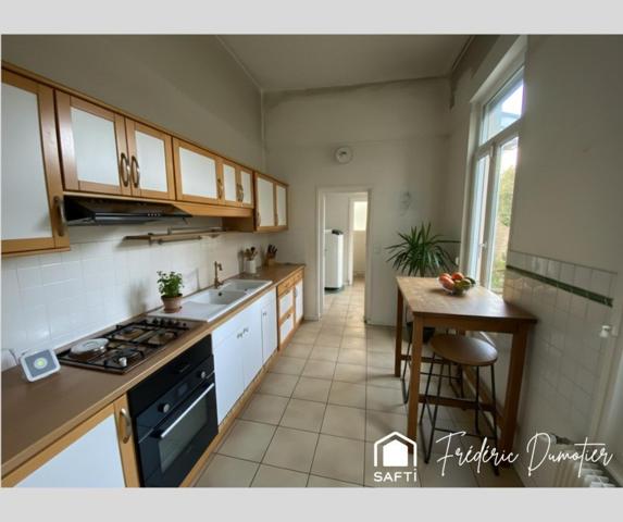 Superbe maison bourgeoise en centre ville avec 3 chambres, 1 dressing et espace extérieur