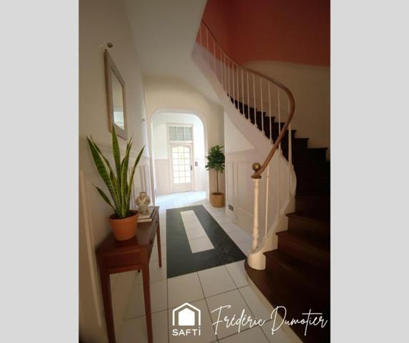 Superbe maison bourgeoise en centre ville avec 3 chambres, 1 dressing et espace extérieur