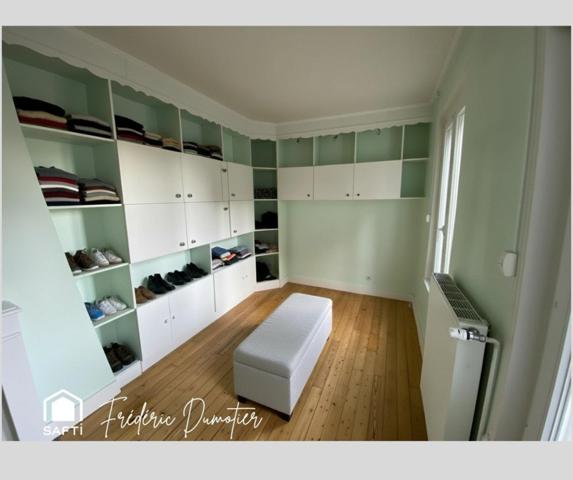 Superbe maison bourgeoise en centre ville avec 3 chambres, 1 dressing et espace extérieur