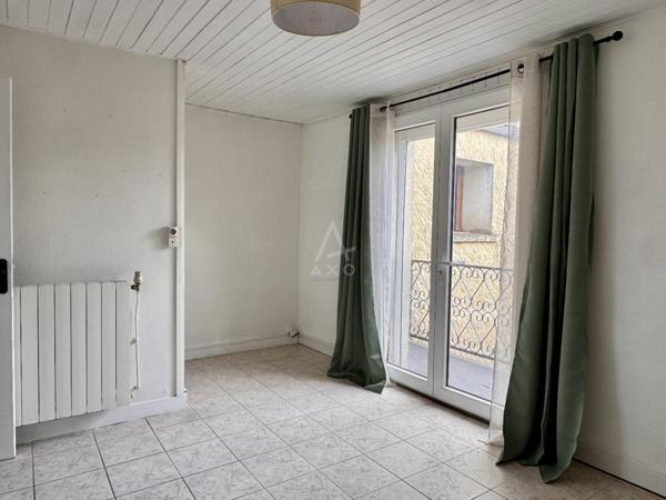 Maison de village rénovée de 130M2 environ avec dépendances et jardin clos – À 20 min d’Angoulême Ouest