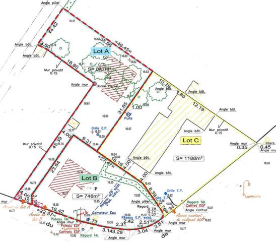 Terrain constructible à viabiliser de 748m2