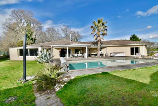 AUX PORTES DE BORDEAUX