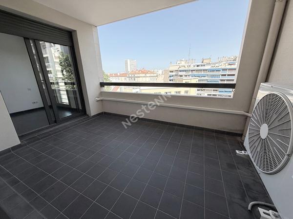 Appartement 3 pièces Marseille  terrasse parking.