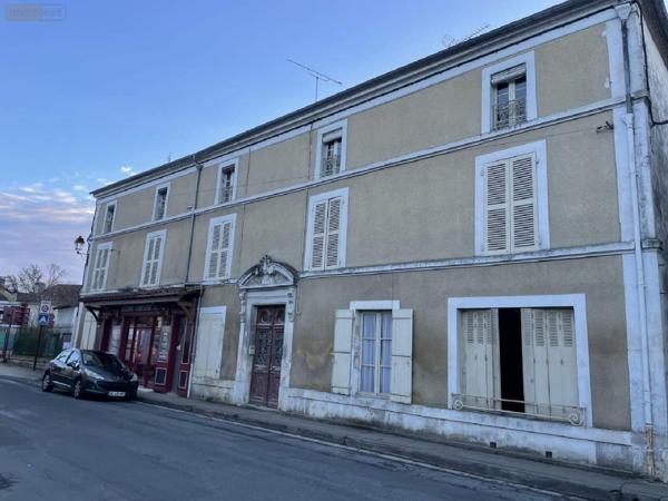 Local mixte (Professionnel/Habitation) à vendre à Javerlhac et la Chapelle Saint Robert en Dordogne (24300), ref : 077/1570