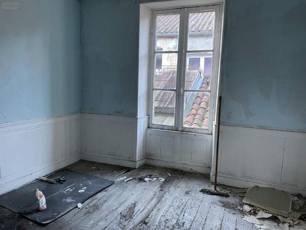 Local mixte (Professionnel/Habitation) à vendre à Javerlhac et la Chapelle Saint Robert en Dordogne (24300), ref : 077/1570