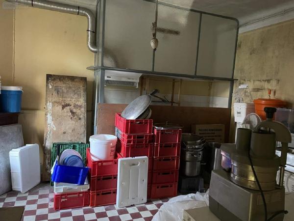 Local mixte (Professionnel/Habitation) à vendre à Javerlhac et la Chapelle Saint Robert en Dordogne (24300), ref : 077/1570