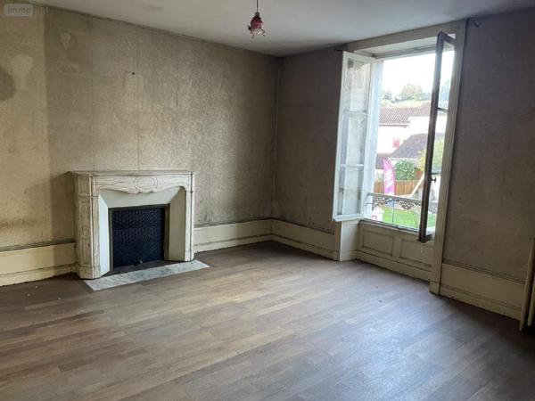 Local mixte (Professionnel/Habitation) à vendre à Javerlhac et la Chapelle Saint Robert en Dordogne (24300), ref : 077/1570