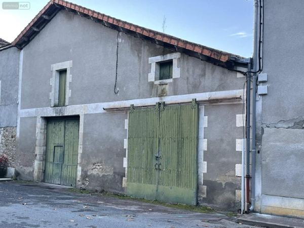 Local mixte (Professionnel/Habitation) à vendre à Javerlhac et la Chapelle Saint Robert en Dordogne (24300), ref : 077/1570