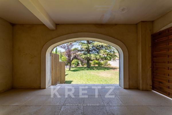 Propriété d'exception en cœur de village, à seulement 5 minutes de Saint-Rémy-de-Provence