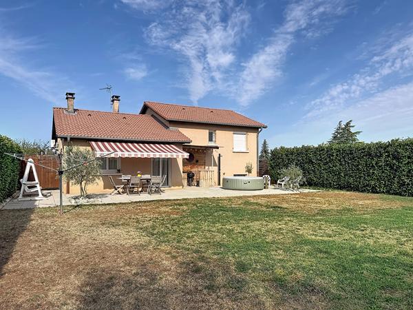 Maison Blyes 90 m2, 3 chambres, un garage,, terrain de 578m2
