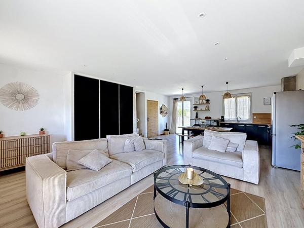 Maison Blyes 90 m2, 3 chambres, un garage,, terrain de 578m2