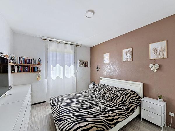 Maison Blyes 90 m2, 3 chambres, un garage,, terrain de 578m2