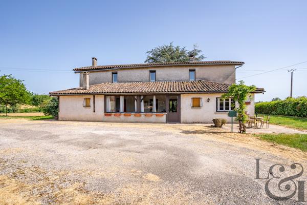 Ancien corps de ferme situé à Monclar