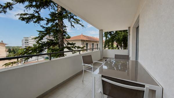 VILLEFRANCHE secteur Parc Vermorel Appartement T3 de 77 m² avec terrasse