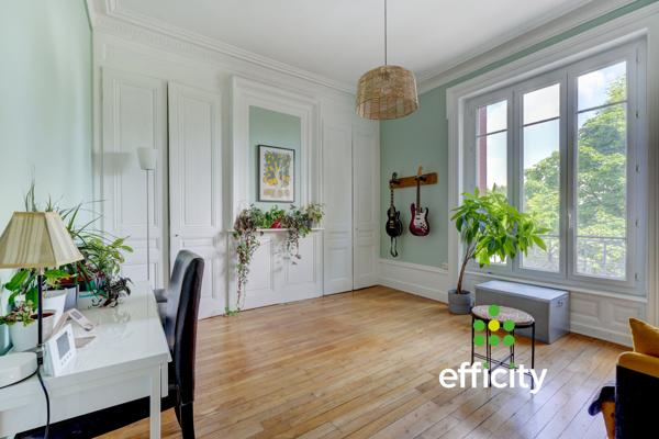 Maison
         5 pièces
        - 123 m² 550 000 € *