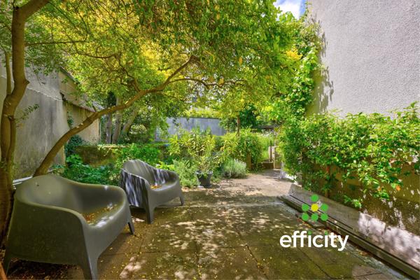 Maison
         5 pièces
        - 123 m² 550 000 € *