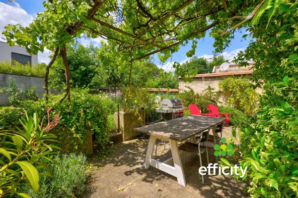 Maison
         5 pièces
        - 123 m² 550 000 € *