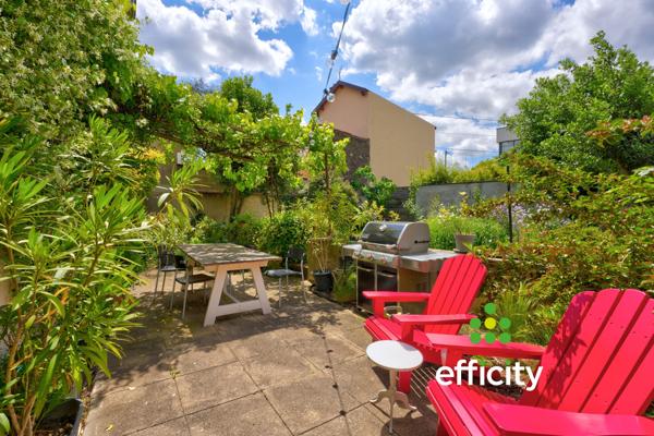 Maison
         5 pièces
        - 123 m² 550 000 € *