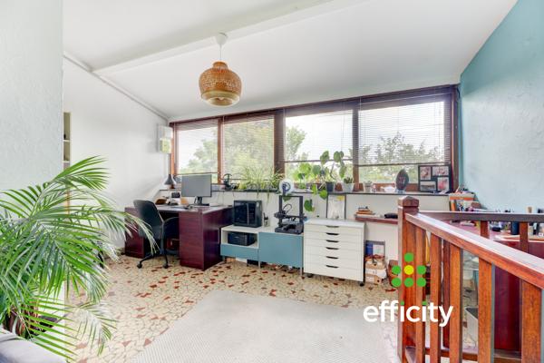 Maison
         5 pièces
        - 123 m² 550 000 € *