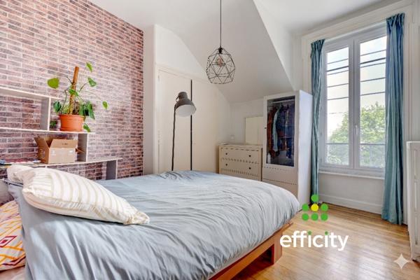 Maison
         5 pièces
        - 123 m² 550 000 € *