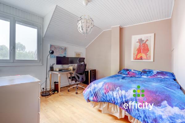 Maison
         5 pièces
        - 123 m² 550 000 € *