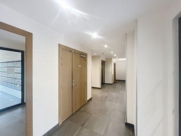 Appartement Issy Les Moulineaux 3 pièce(s) 59m2 tramway T2 3 minutes à pied, calme avec balcon