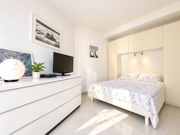 A vendre villa 6 pièces, 5 chambres à Boulouris avec piscine