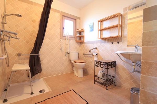 Havre de Paix comprenant 4 gîtes avec terrasses privatives au sein d'une villa en ossature en bois à Lamalou les Bains