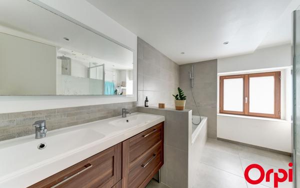 Maison à vendre    5 pièces •  Grézieu-la-Varenne