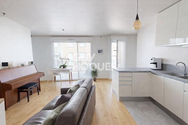 APPARTEMENT 2 PIECES AVEC BALCON ET PARKING - AUBERVILLIERS PROCHE METRO