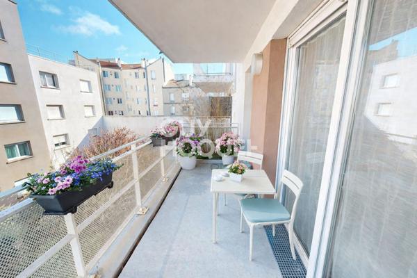APPARTEMENT 2 PIECES AVEC BALCON ET PARKING - AUBERVILLIERS PROCHE METRO